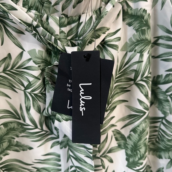 Lulu's High Waist Green and White Tropical Shorts resort wear vacation Size M - Picture 4 of 8